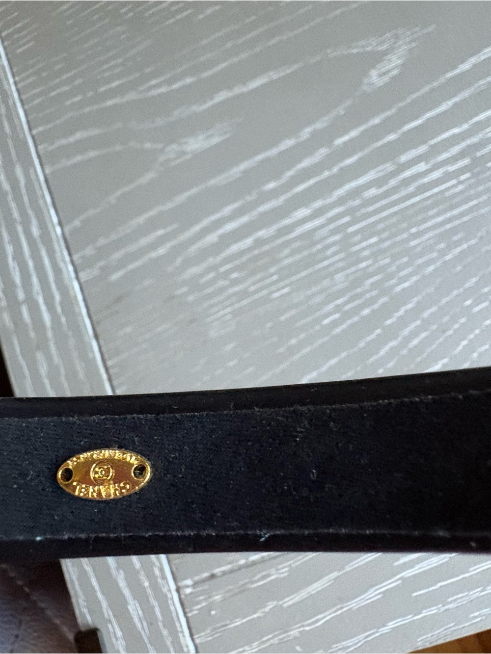 FASHION Black with gold turnlock headband - Picture 7 of 7